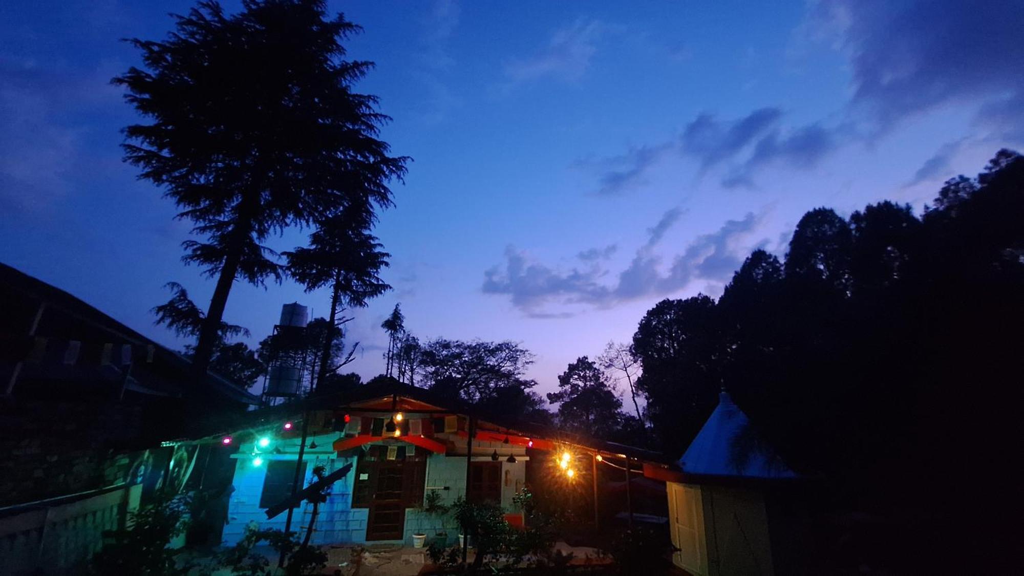 Tathastu Bir -Homestay ,Dorm,Hostel المظهر الخارجي الصورة