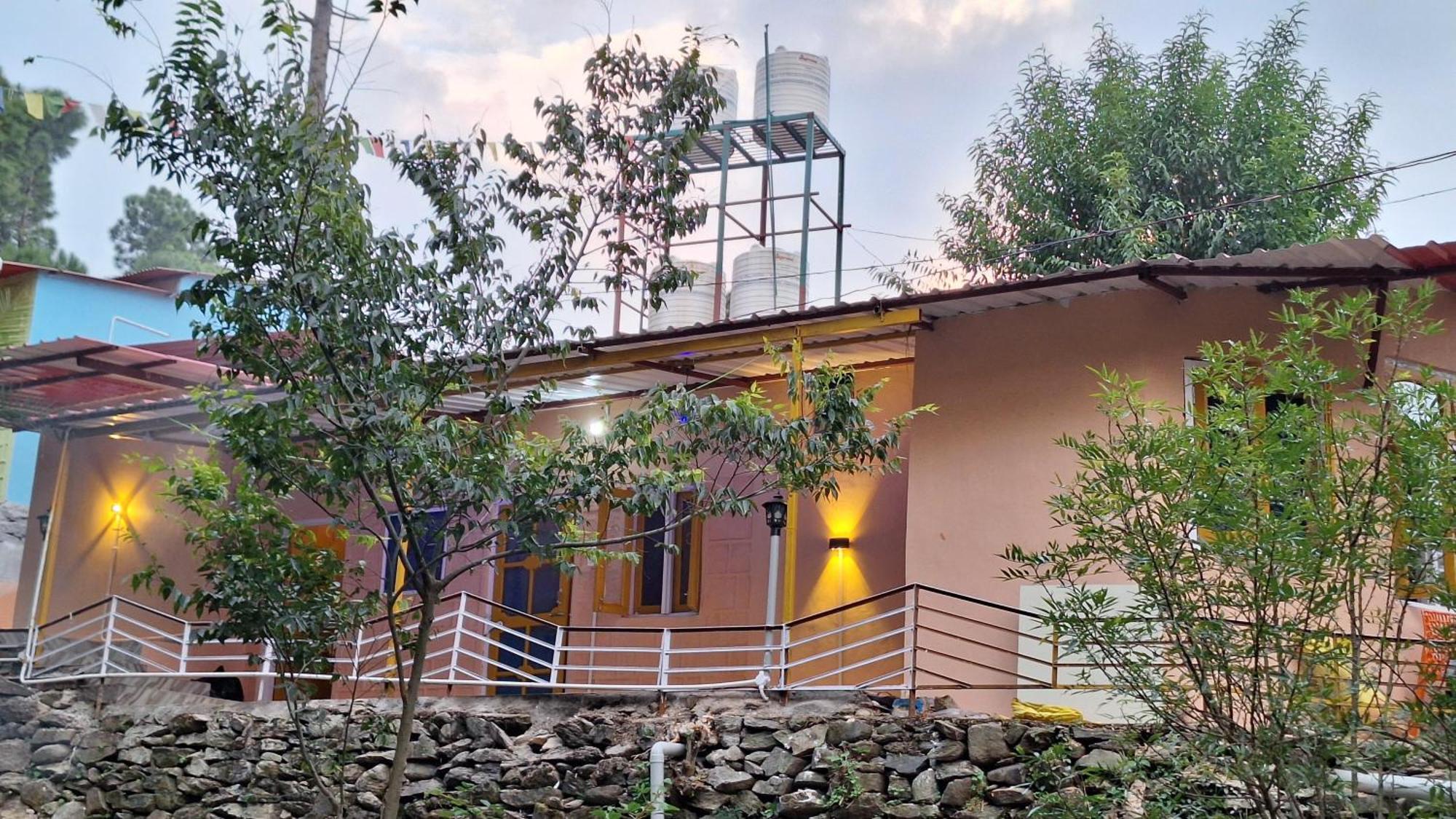 Tathastu Bir -Homestay ,Dorm,Hostel المظهر الخارجي الصورة