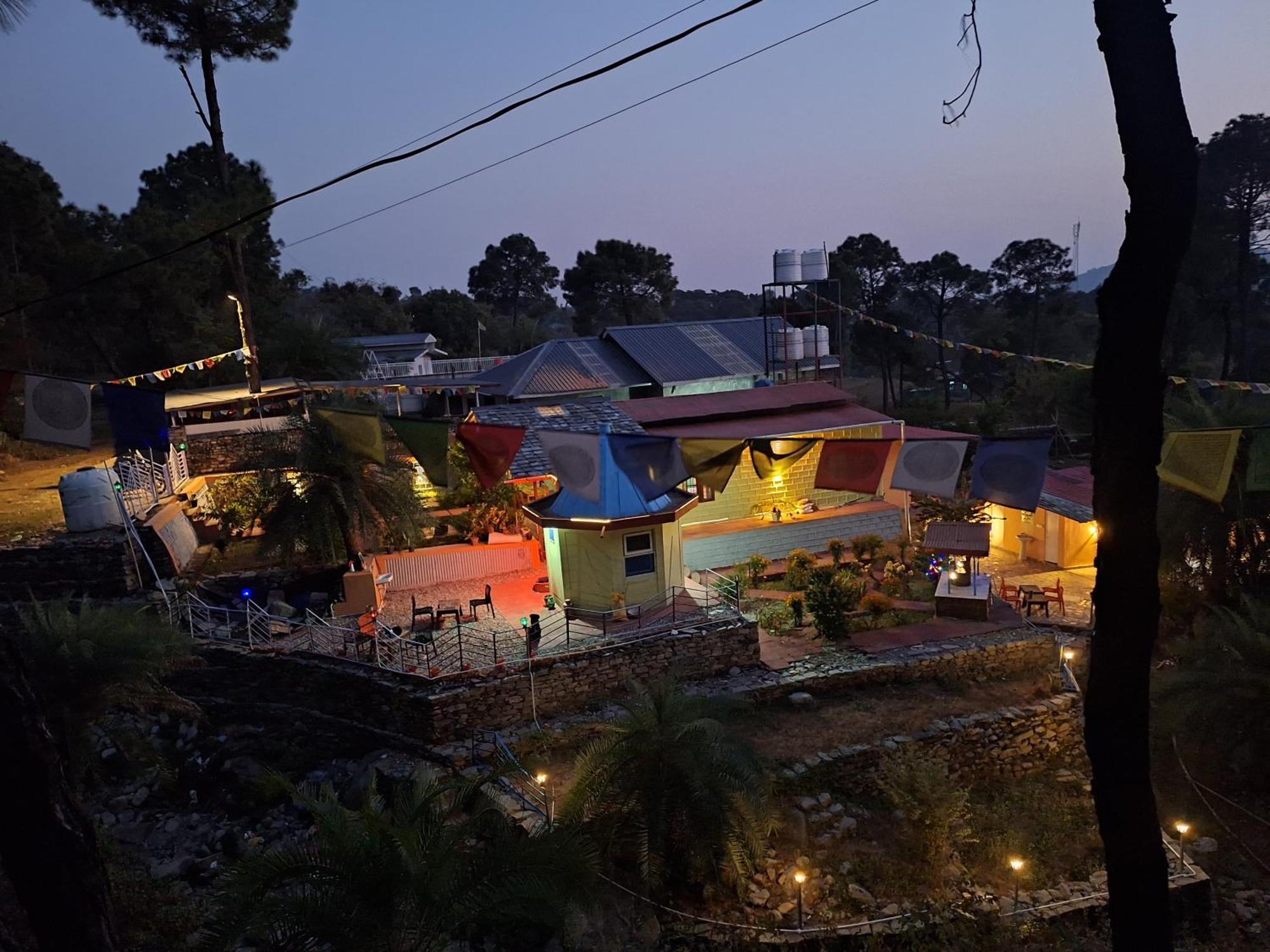 Tathastu Bir -Homestay ,Dorm,Hostel المظهر الخارجي الصورة